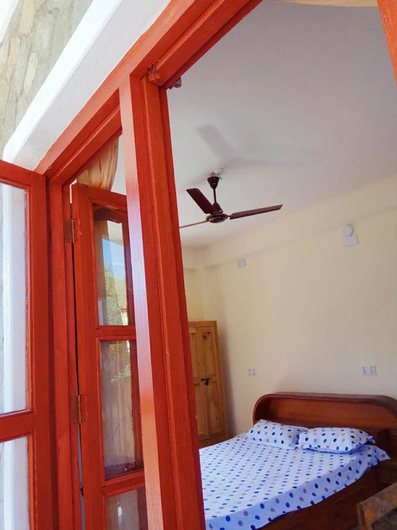 Bed and Breakfast Dinesh House Pokhara Exterior foto