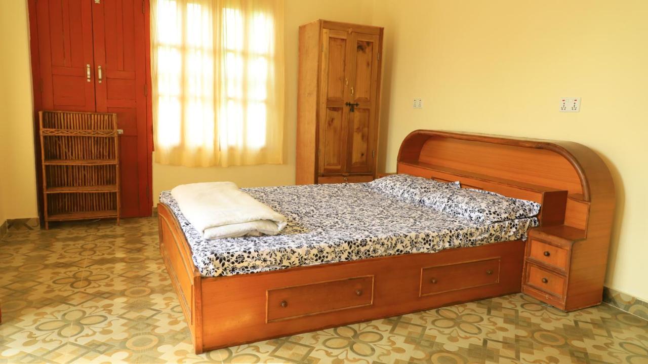 Bed and Breakfast Dinesh House Pokhara Exterior foto